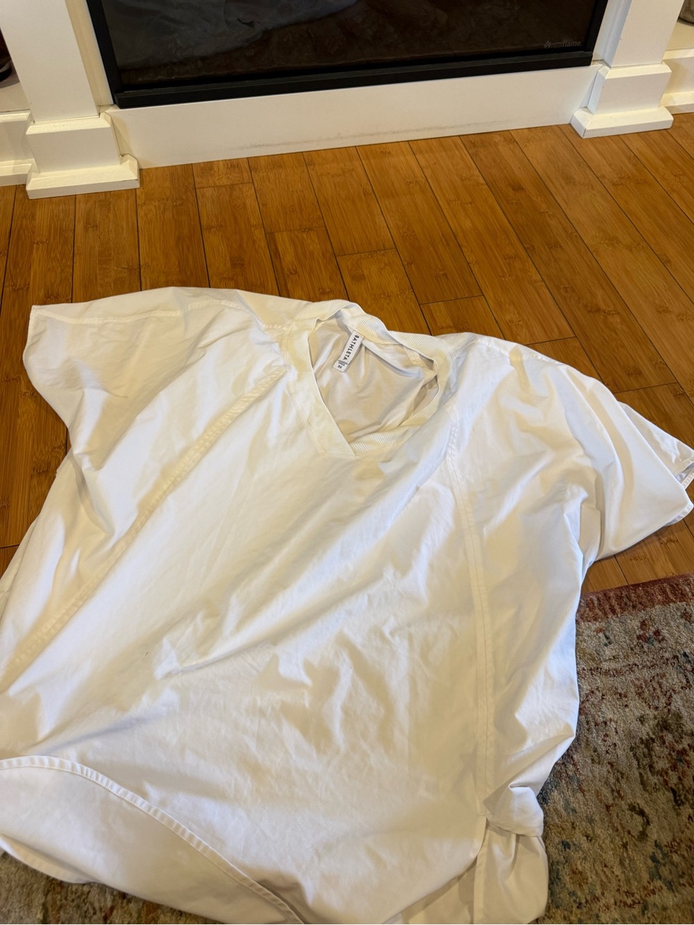 Athleta White V-Neck Short Sleeve Tee